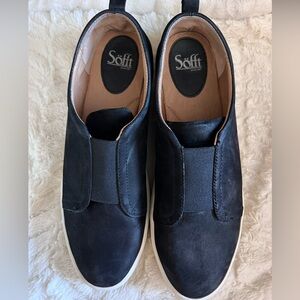 Women’s Black Slip-On Shoes